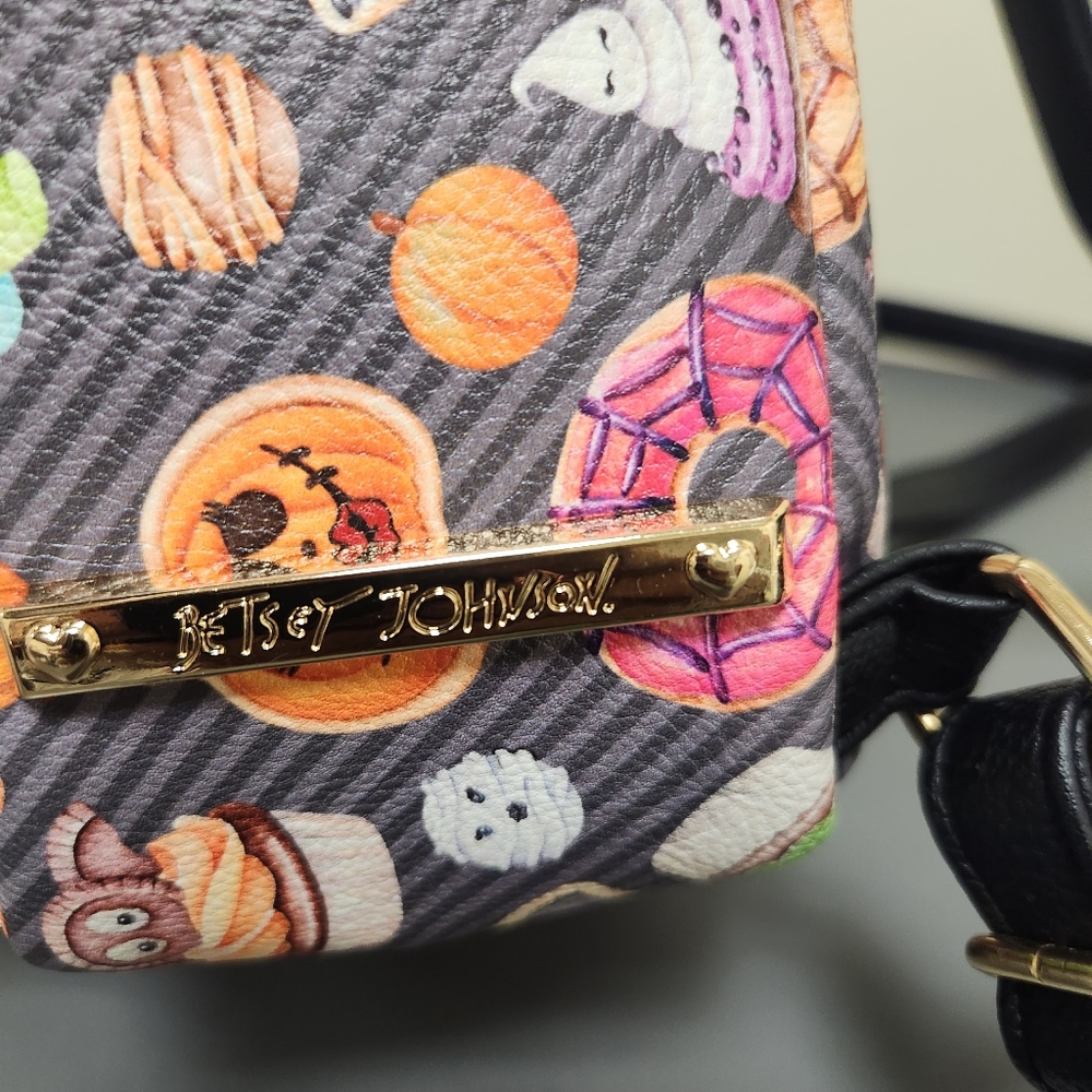 Betsey Johnson Sweets Dog XOBAYBEE Halloween Mini Backpack Purse New - Picture 5 of 8